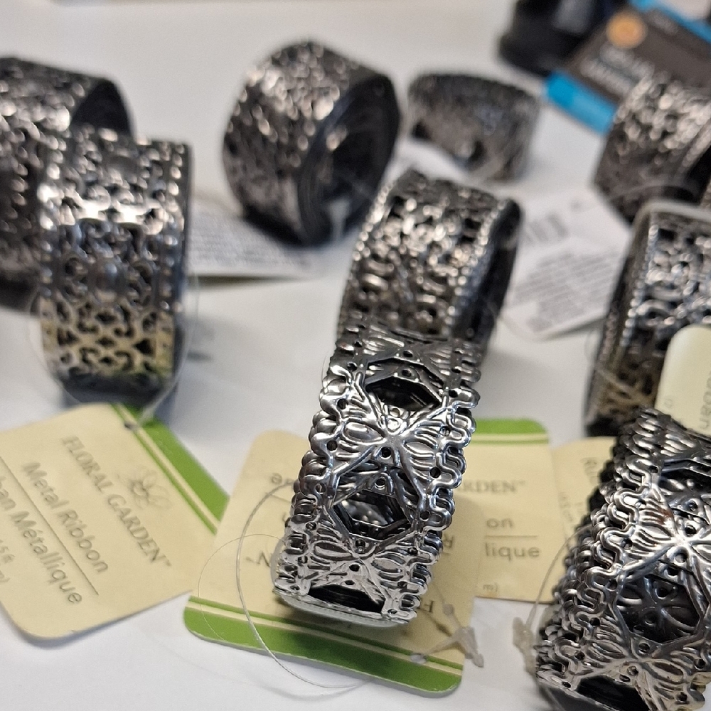 Silver Metal Ribbon Ring - Decorative Accent